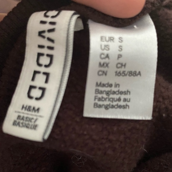 H&M brown crewneck - Picture 3 of 3